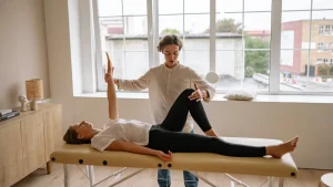 İngiltere’de Fizyoterapist Olmak (2026): Güncel HCPC Kaydı, Denklik, Dil Şartı, Maaş ve Sponsorluk Rehberiİngiltere’de Fizyoterapist Olmak (2026): Güncel HCPC Kaydı, Denklik, Dil Şartı, Maaş ve Sponsorluk Rehberi