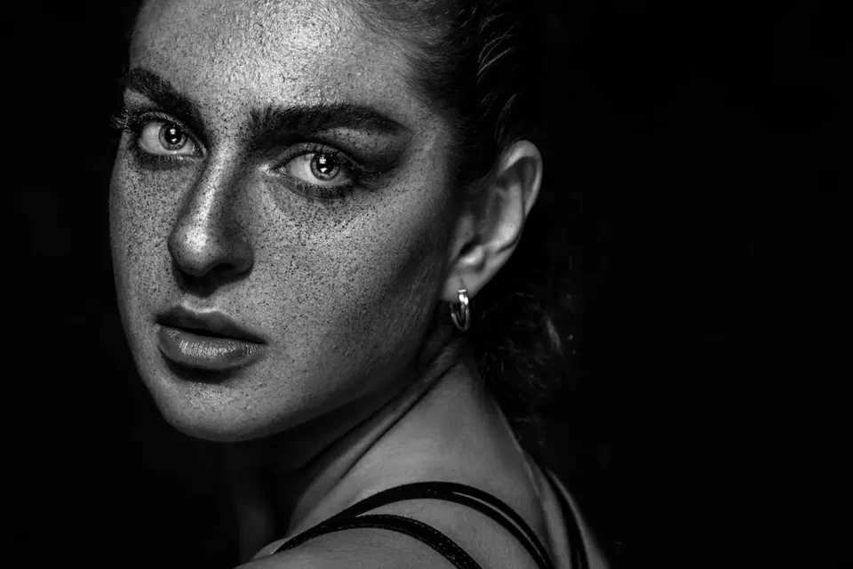 Professional woman applying for UK Global Talent Visa